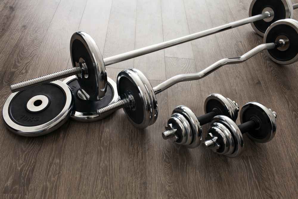 Jangan Keliru, Ini 4 Perbedaan Dumbbell dan Barbel