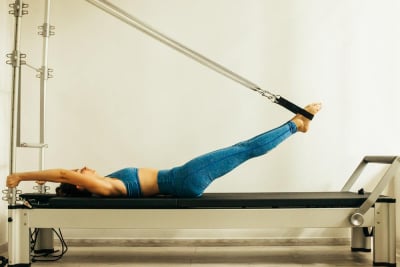 Leg Springs dalam cadillac pilates