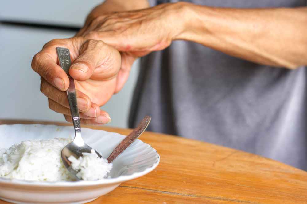 8 Pilihan Makanan yang Baik untuk Penderita Parkinson