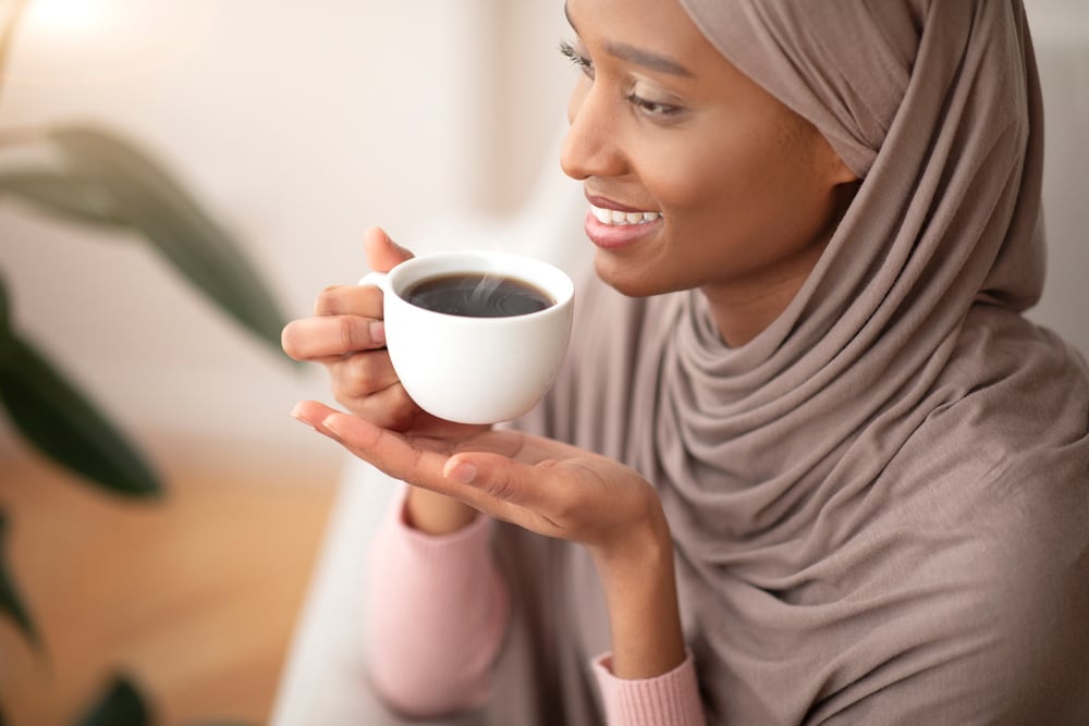 Apakah Boleh Minum Kopi Saat Sahur dan Berbuka Puasa?