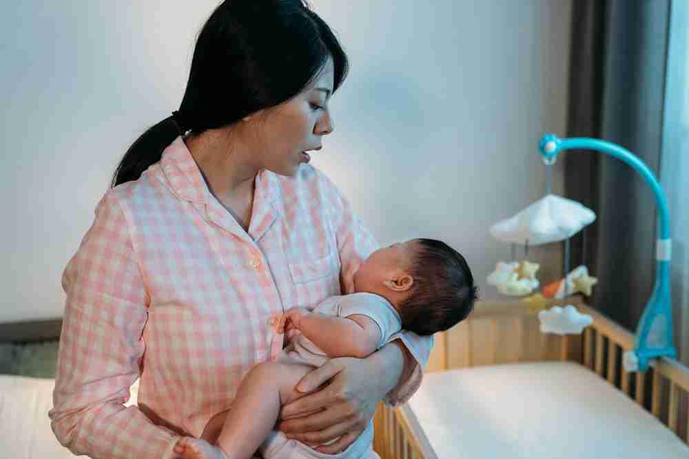 7 Penyebab Bayi Rewel Malam Hari dan Cara Mengatasinya