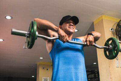 Latihan bahu Upright row