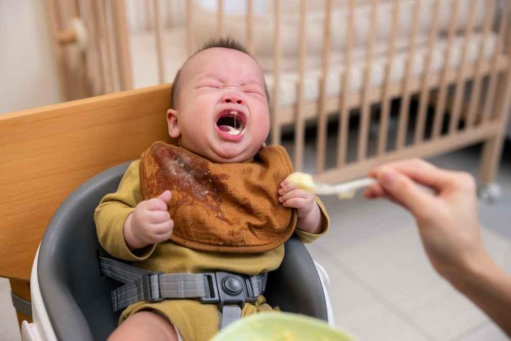 Kenali 5 Tanda Pencernaan dan Fisik Bayi Belum Siap MPASI