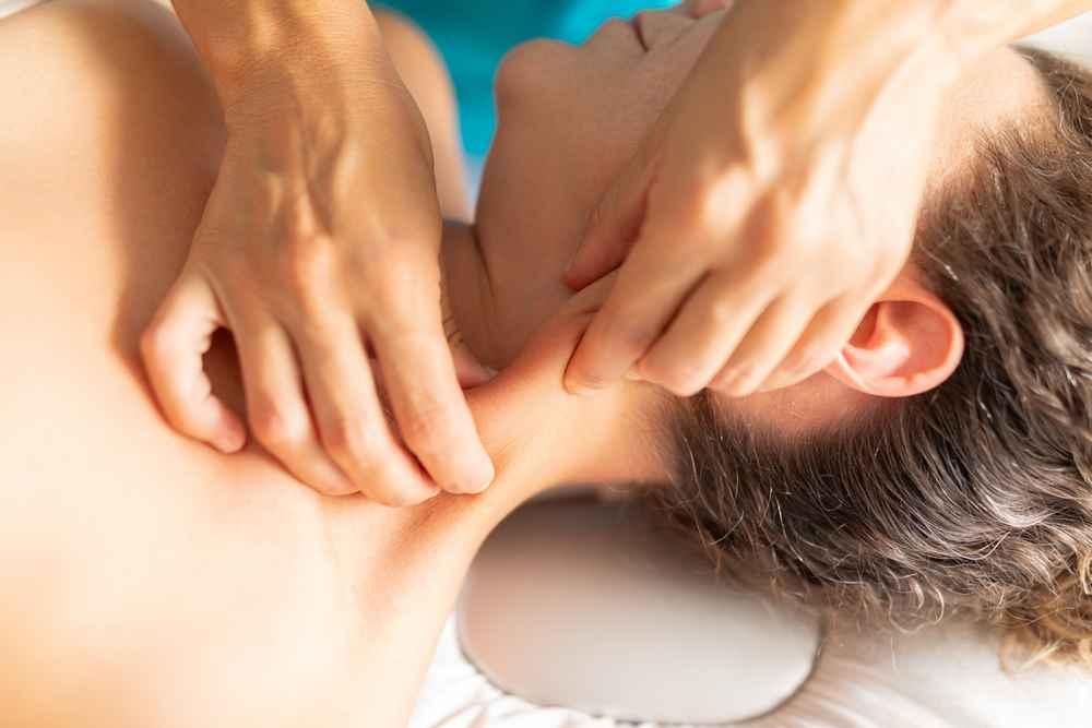 Otot Sternokleidomastoid: Fungsi hingga Gangguannya