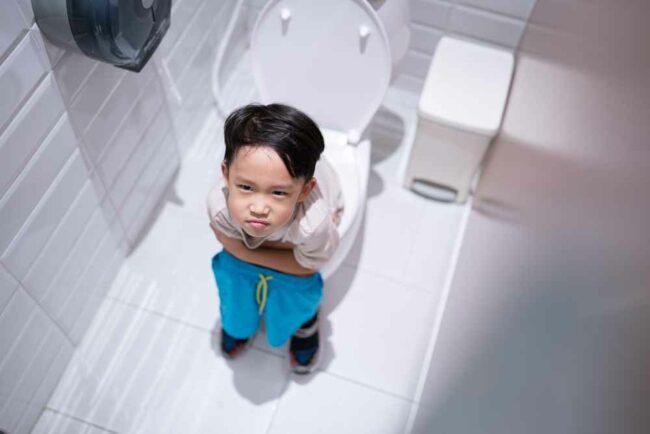 Anak Sering BAB tapi Bukan Diare, Ketahui Penyebabnya