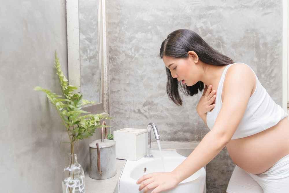 Penyebab Mual di Trimester 3 dan Cara Mengatasinya