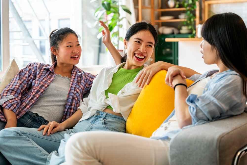 10 Cara Mudah agar Disukai Orang Lain di Segala Situasi