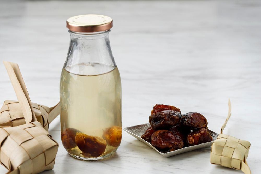 manfaat-air-rendaman-kurma