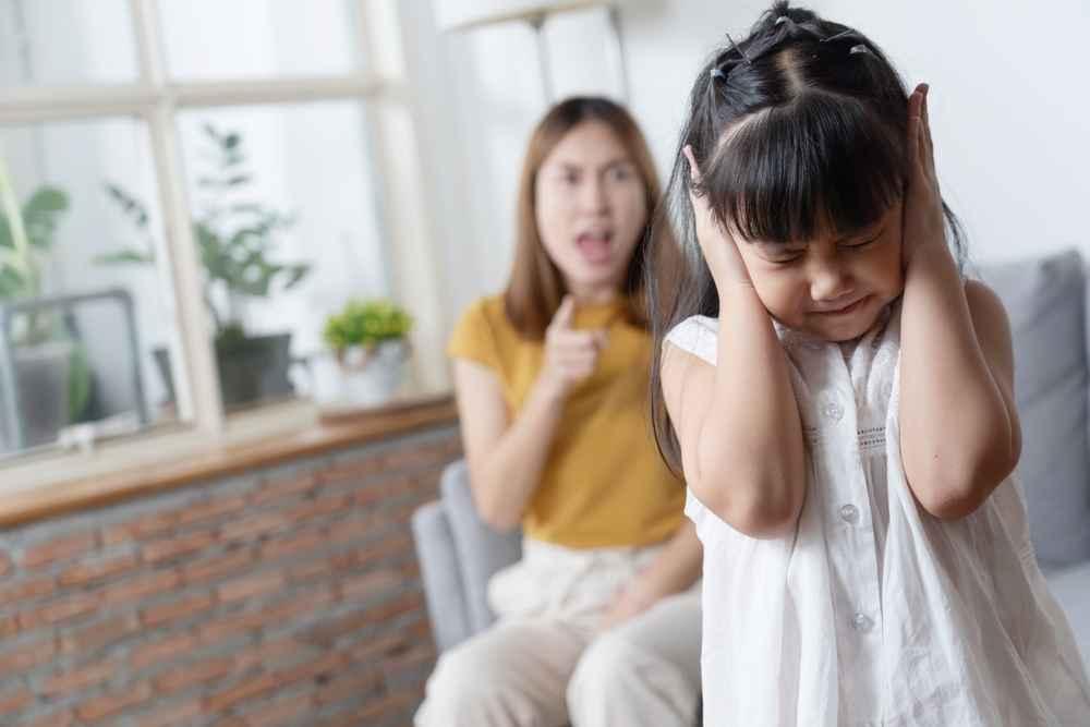 Mengenal Tiger Parenting, Apakah Baik atau Berisiko?