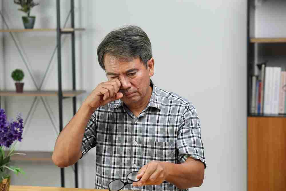 9 Penyebab Kedutan Mata Kanan Atas, Kapan Perlu Khawatir?