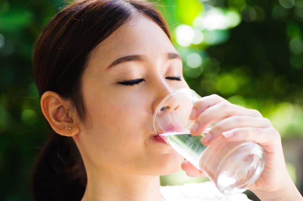 6 Manfaat Penting Minum Air Putih bagi Tubuh