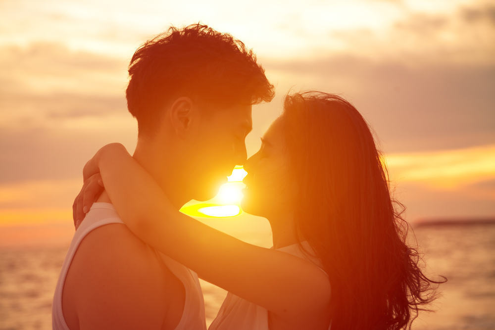 7 Manfaat Ciuman Bagi Kesehatan Tubuh